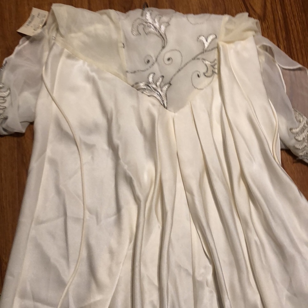 Long Gown - Picture 10 of 11